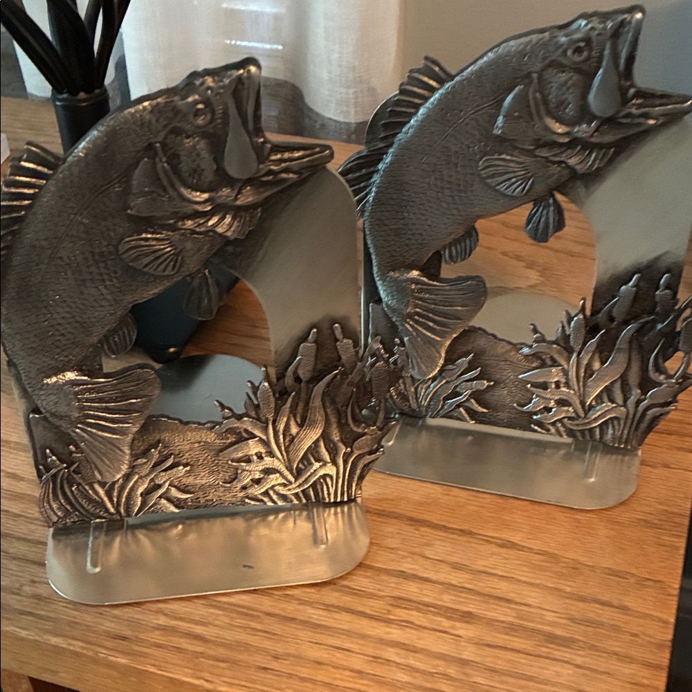 BOOK ENDS